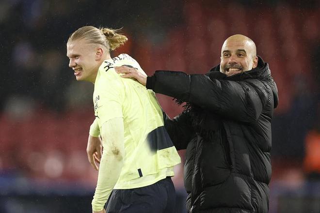 NBA杯MVP榜：亚历山大领跑，布伦森&卡斯尔紧随其后（NBA杯MVP竞速榜：亚历山大居首，布伦森与卡斯尔紧追不舍）