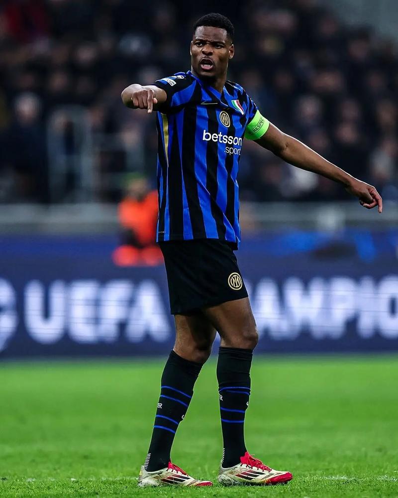 莱万传记作者爆料：克里斯滕森曾拒绝在对国米的比赛中登场（莱万传作者称克里斯滕森曾拒绝出战对阵国米的比赛）