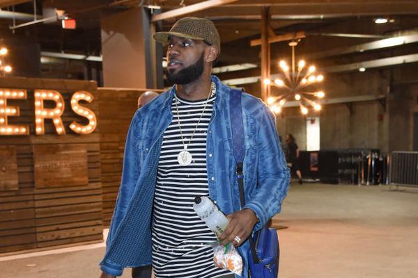 中国足协代表团访问法兰克福俱乐部，双方开展深度交流（中国足协代表团走访法兰克福俱乐部，双方进行深入交流）