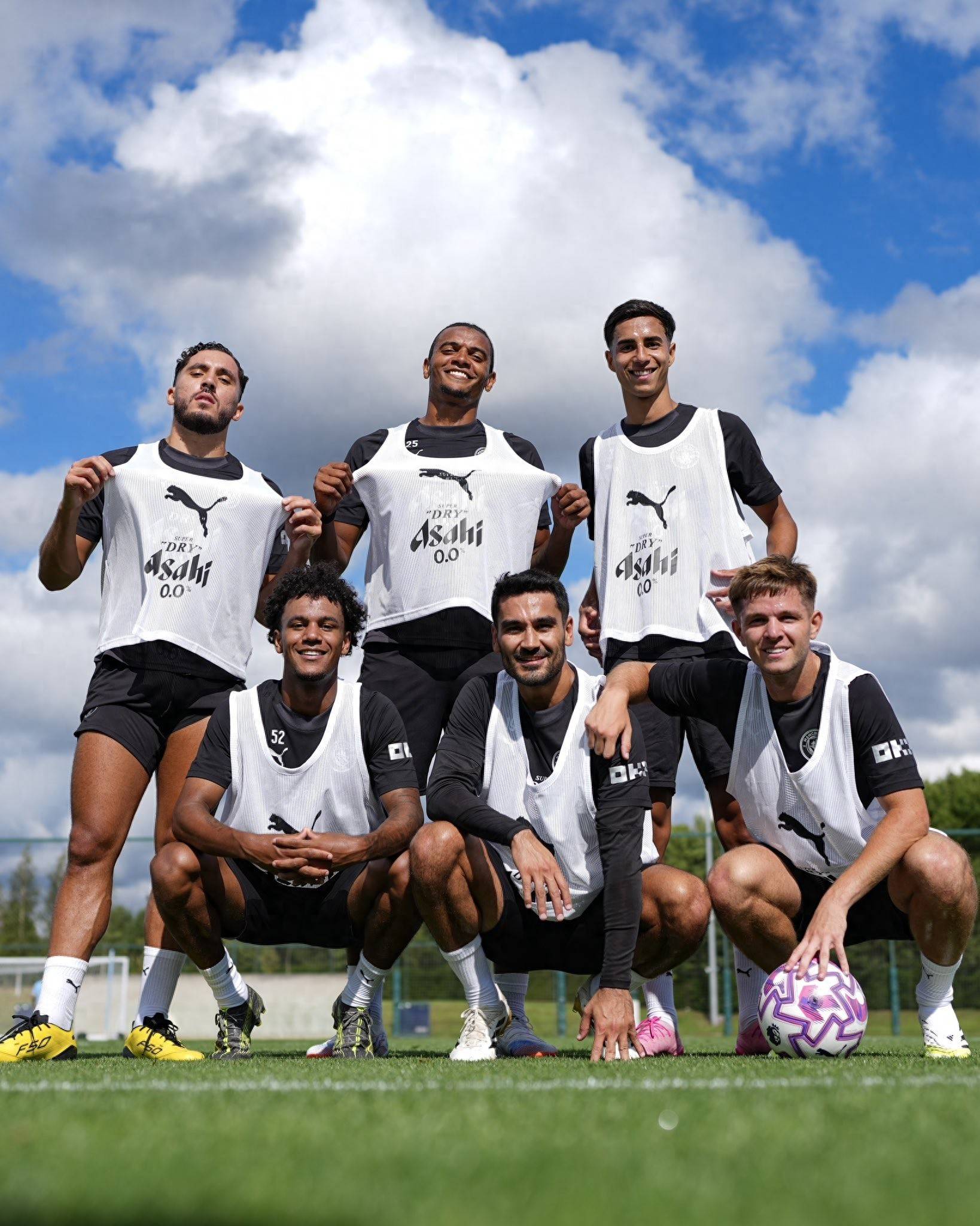 国安四老谈合影：18年足协杯决赛就我们四个在队里，留个纪念（国安四老合影感言：2018足协杯决赛仅剩我们四人在队，留作纪念）