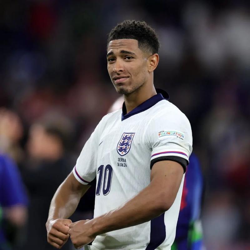 苏媒：泰州一所中学将“苏超”解说金句设为了课间铃声（苏媒报道：泰州一中学把“苏超”解说金句用作课间铃声）