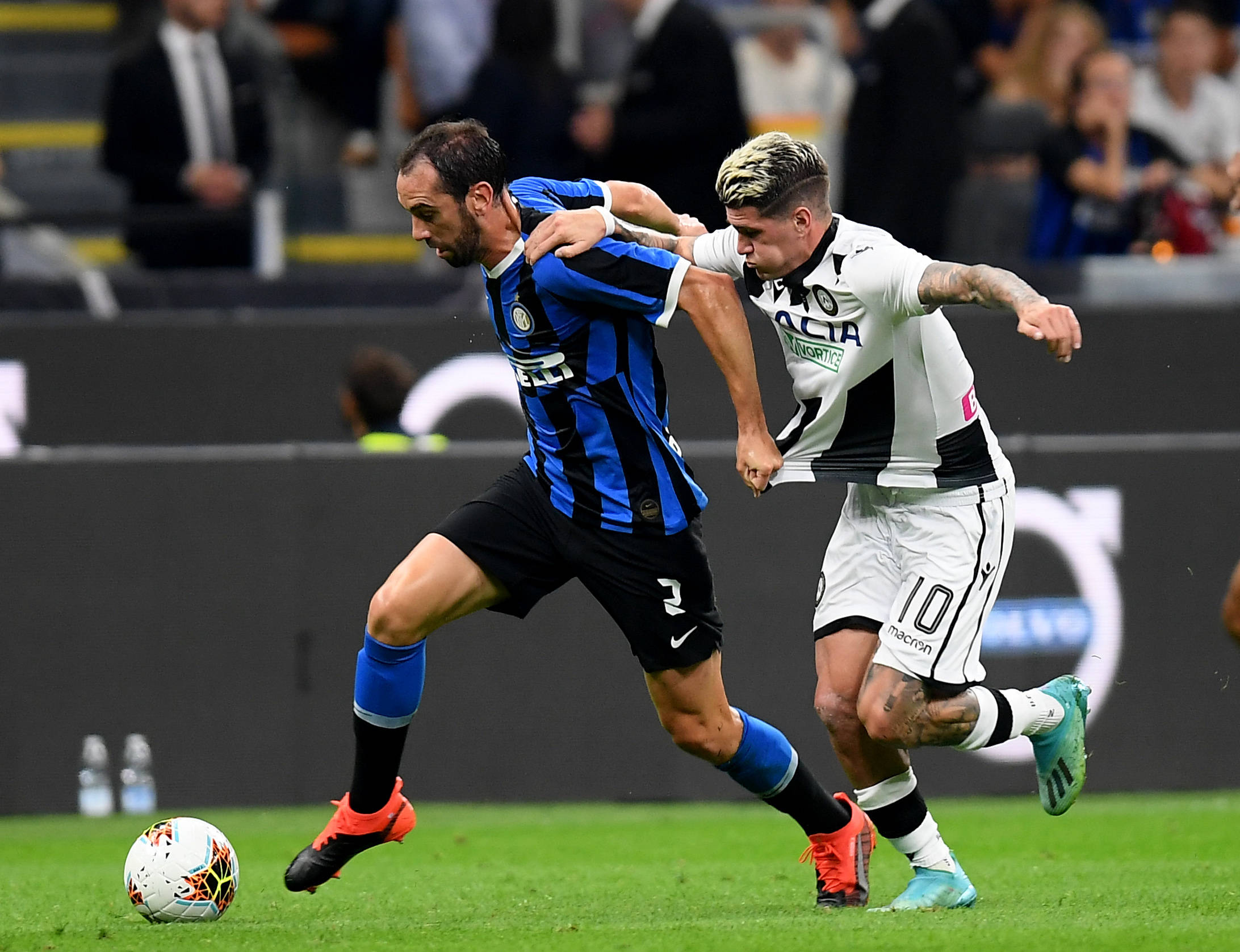 欧冠战报：艾尔尤努西、阿乔里破门，哥本哈根3-2绝杀黄潜（欧冠：艾尔尤努西、阿乔里建功，哥本哈根3-2压哨绝杀黄潜）