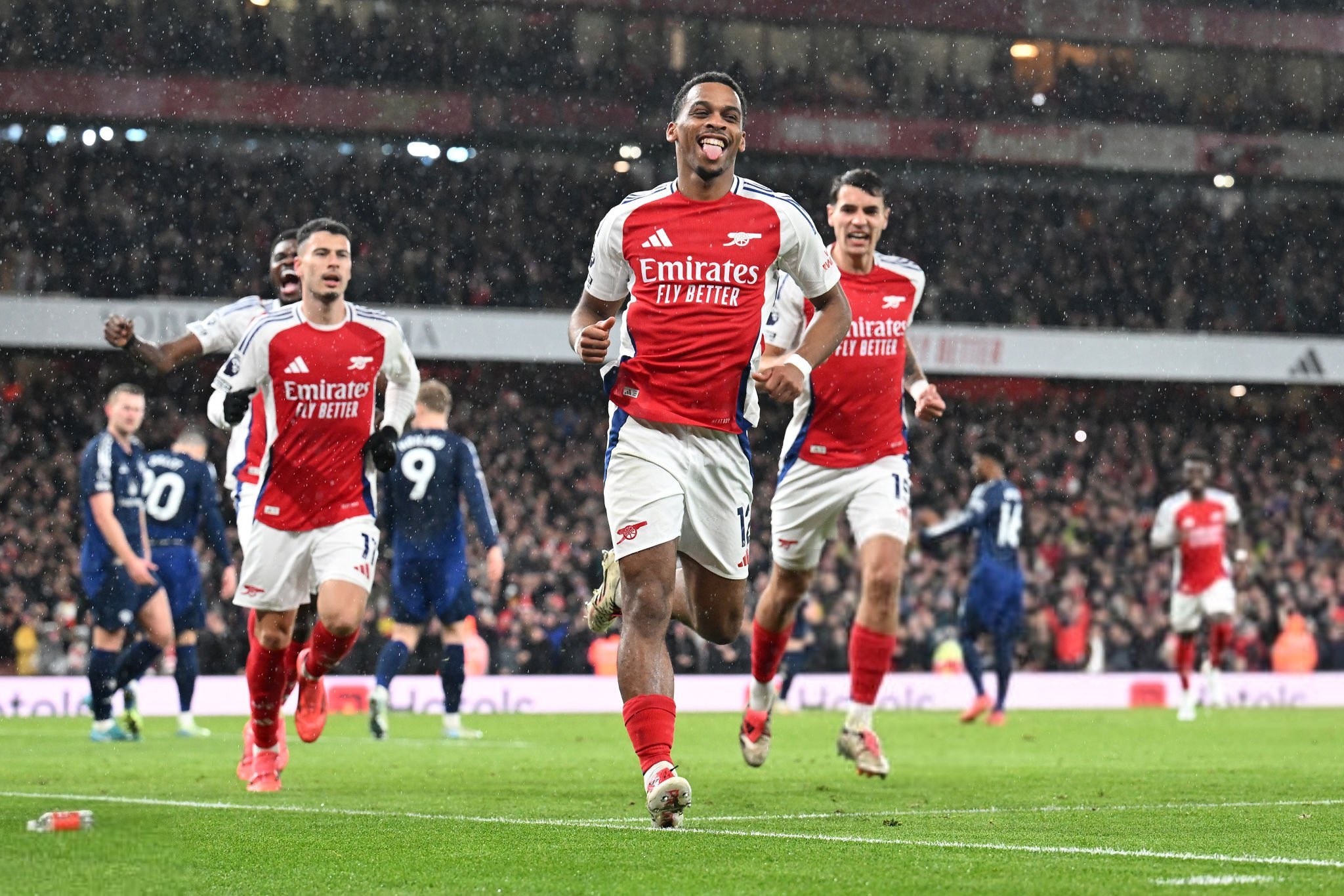 半场：那不勒斯3-0亚特兰大，内雷斯梅开二度，诺阿-朗破门（半场战报：那不勒斯3-0领先亚特兰大，内雷斯梅开二度，诺阿-朗建功）